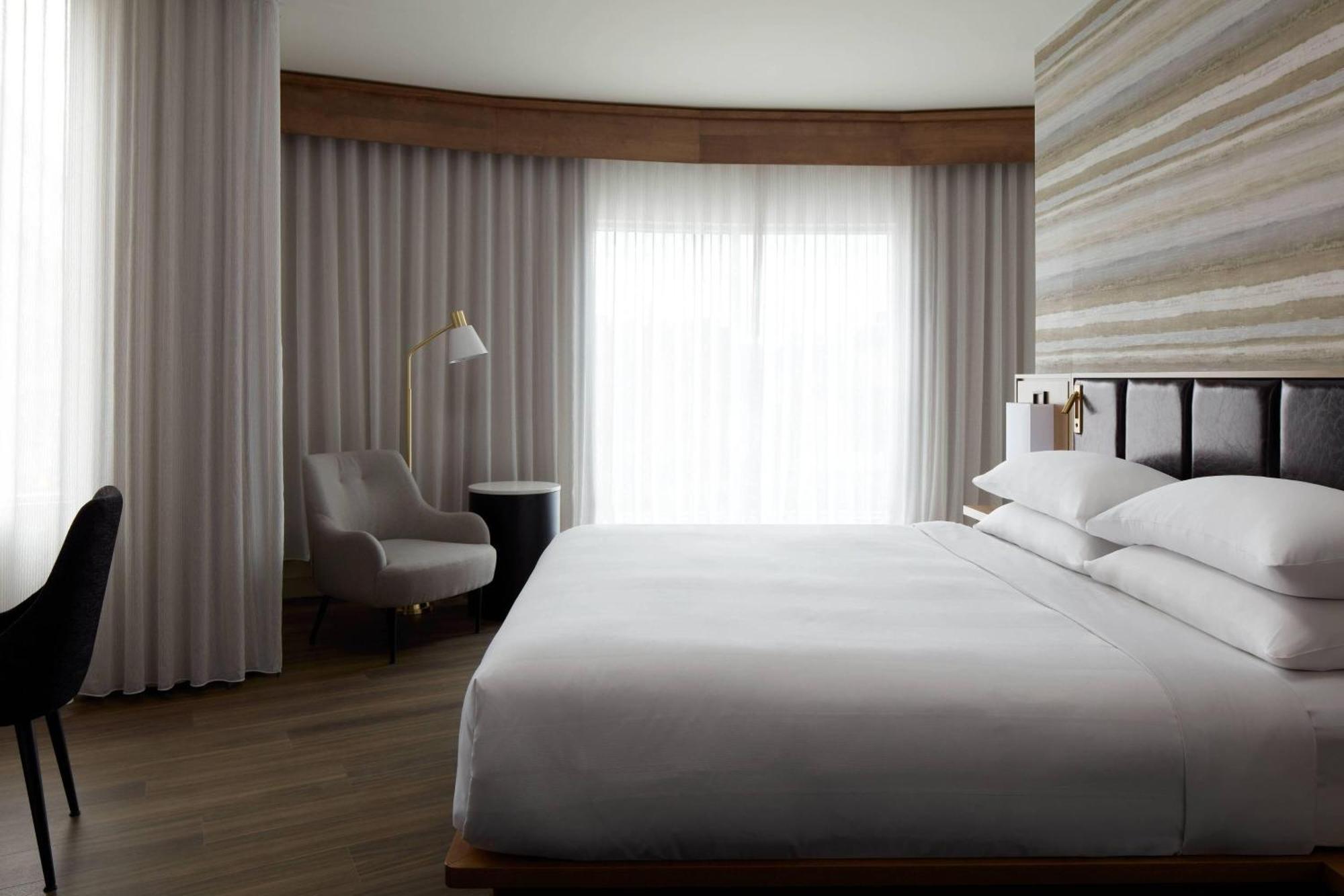 Marriott Quebec City Downtown Exterior photo